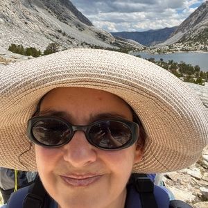 Meet your Posher, Andrea